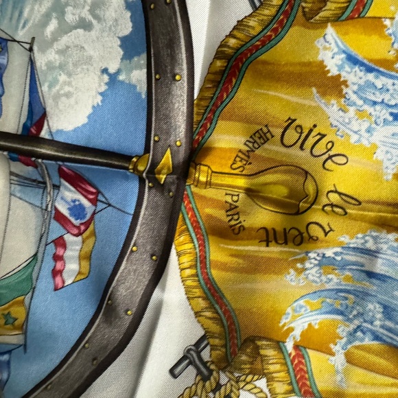 HERMES VIVE LE VENT 90cm scarf 100% Silk - Picture 2 of 6